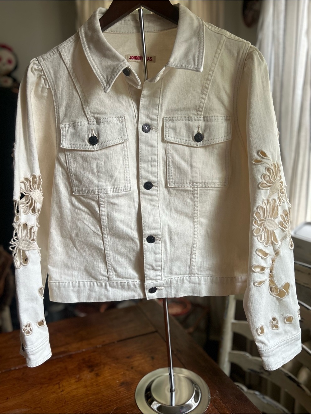 Johnny Was Charlotta Embroidered Jean Jacket Off-White L VGUC
